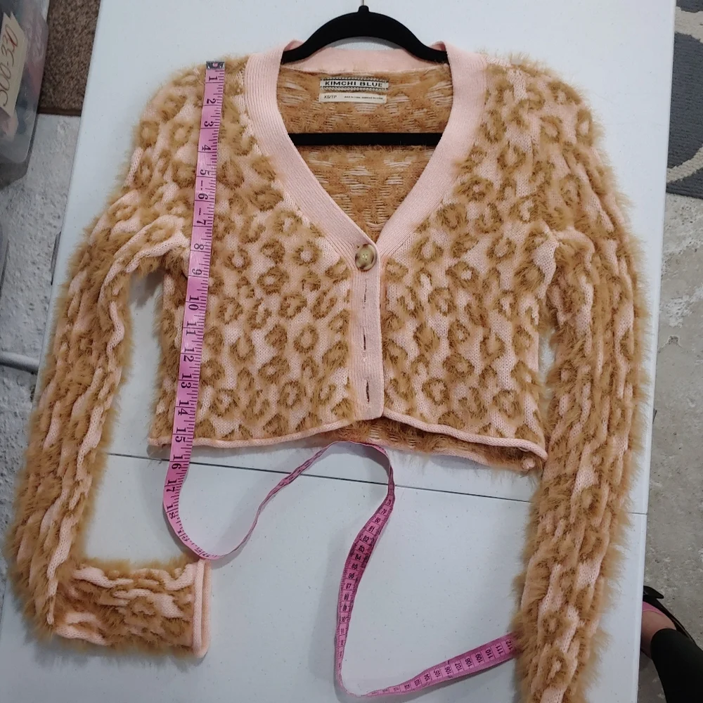 KIMCHI BLUE CROP CARDIGAN (A359)